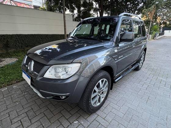 MITSUBISHI PAJERO TR4 2.0 4X4 16V 140CV FLEX 4P AUTOMÁTICO MITSUBISHI PAJERO TR4 2.0 4X4 16V 140CV FLEX 4P AUTOMÁTICO